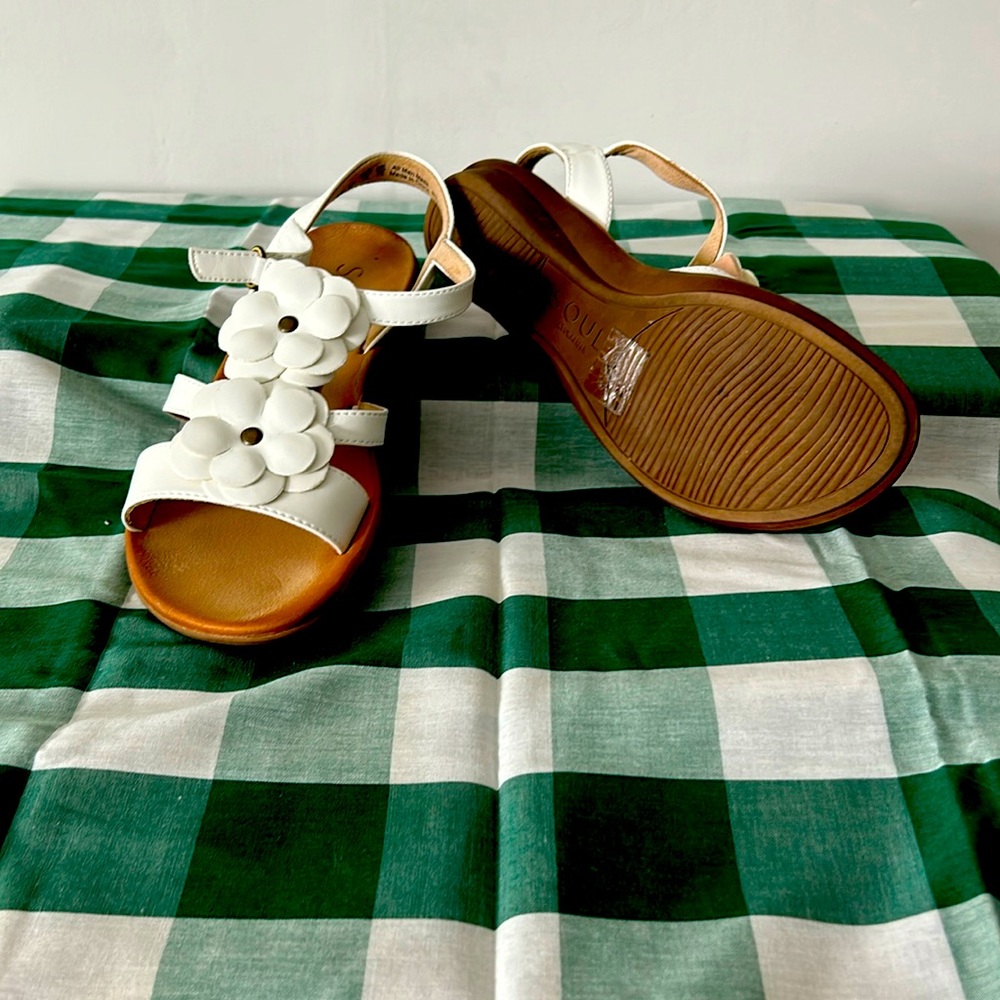 Like new Naturalizer shoes